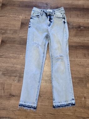 Risen Jeans Women’s Light Blue Distressed Camille Cropped Jeans 7 / 28 Acid Wash